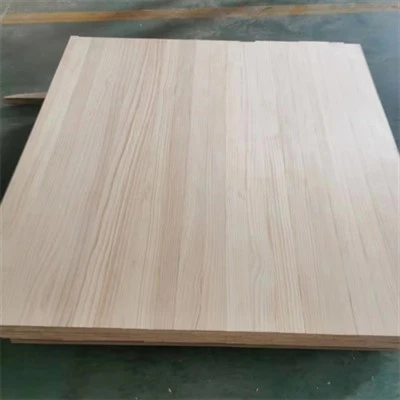 Radiata Pine rechte graanbord